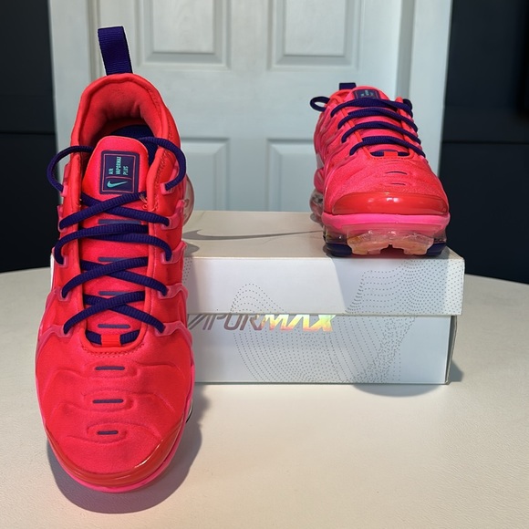 Nike Air VaporMax Plus “Bright Crimson Pink Blast” Women’s Size 6.5 - Picture 3 of 9